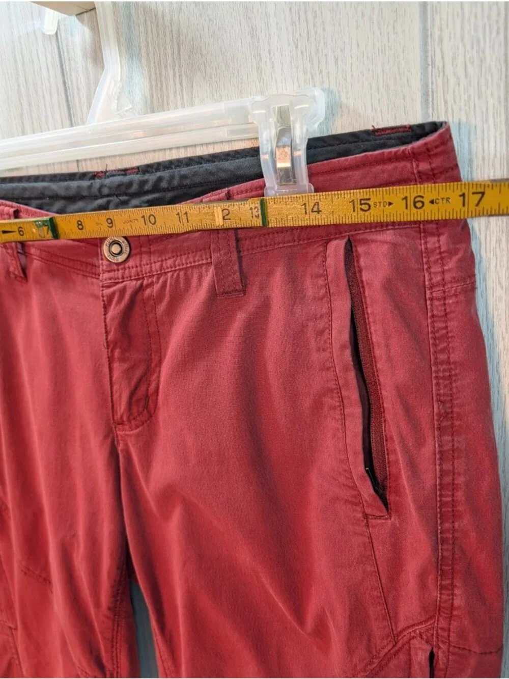 Kuhl Legendary Hiking Pants Womens 8 Red Logo Stretch Mid Rise Roll Tab Leg FLAW - Picture 10 of 11